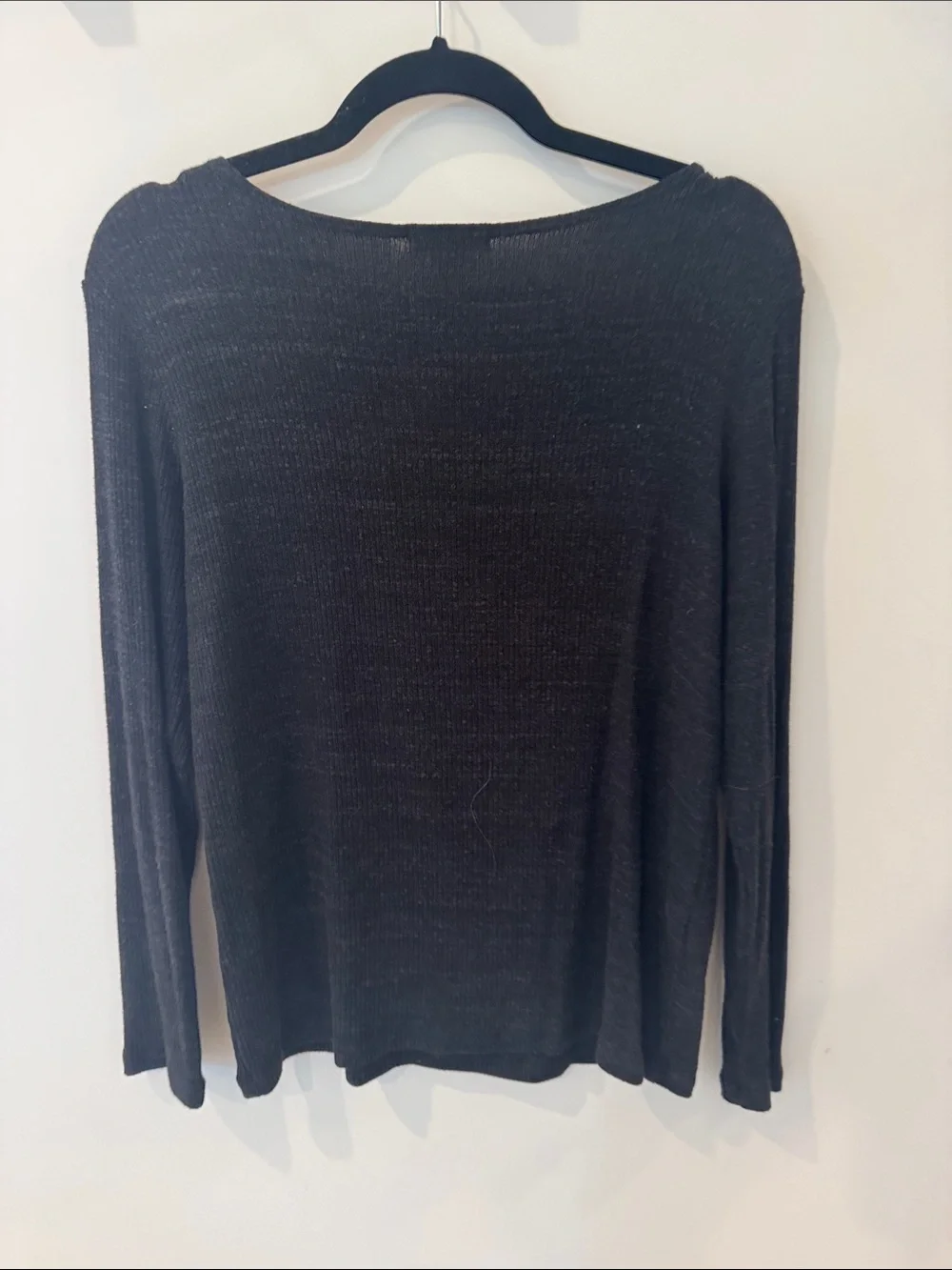 LNA Black Cross-Detail V-Neck Long Sleeve Top